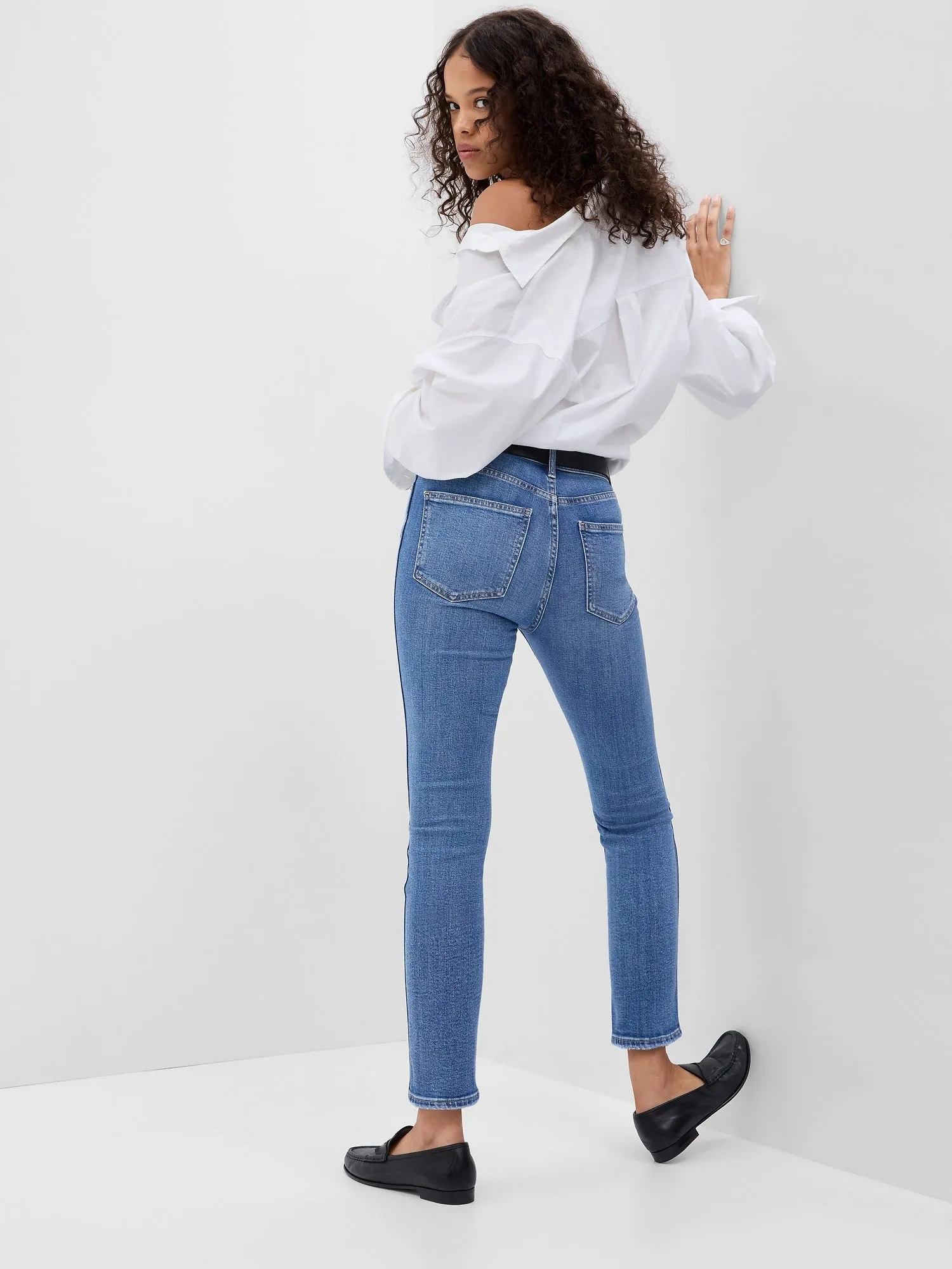 High Rise Vintage Slim Jeans With Washwell