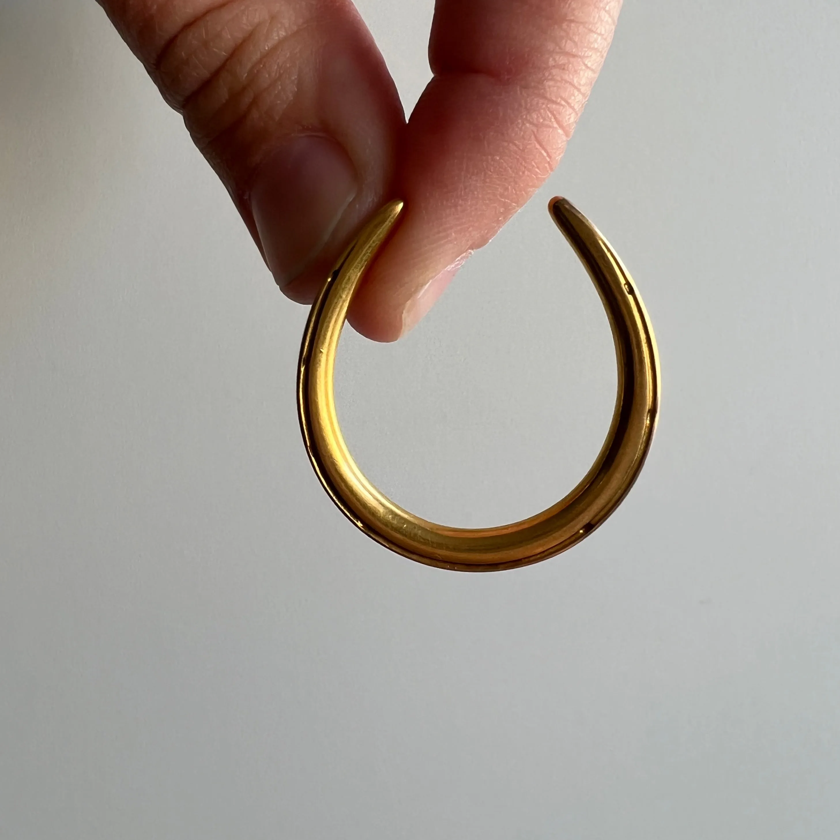 reimagined A N T I Q U E // golden luck / 10k yellow gold lucky horseshoe / a hidden bail pendant