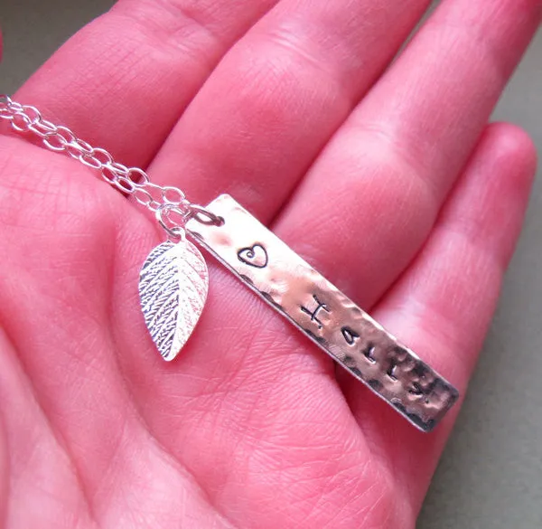 Vertical Pendant Necklace w/h Leaf Charm